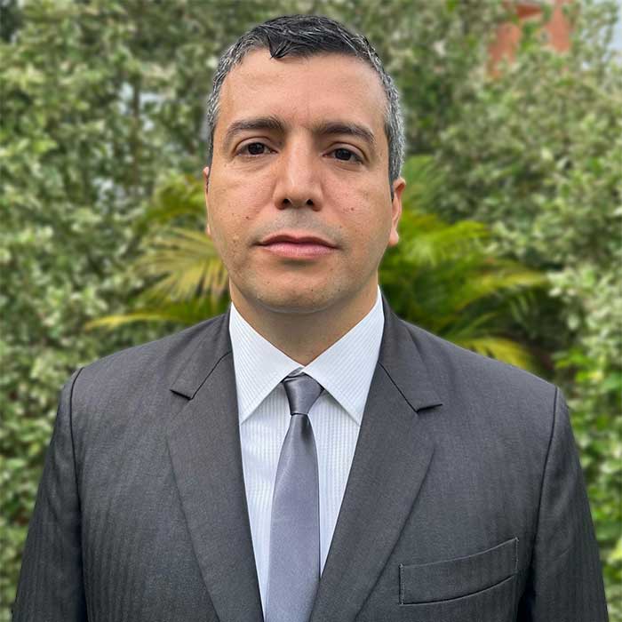 Mario Arana Director Cali Zehirut
